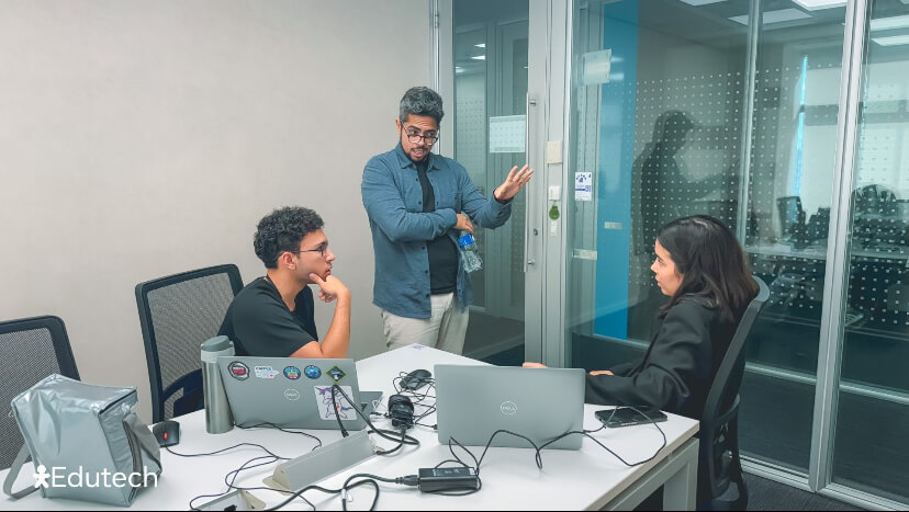 Mentor e Palestrante no Hackathon Vivo # Agentes de IA